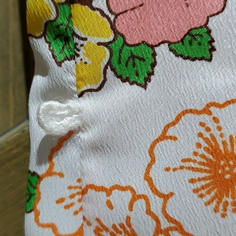 VINTAGE MISS POLLY SLEEVELESS BLOUSE TOP WITH FLORAL PRINT BUTTONDOWN MOD - Picture 11 of 11